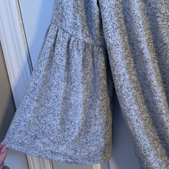 Caution to the wind | super soft gray top - Picture 3 of 5